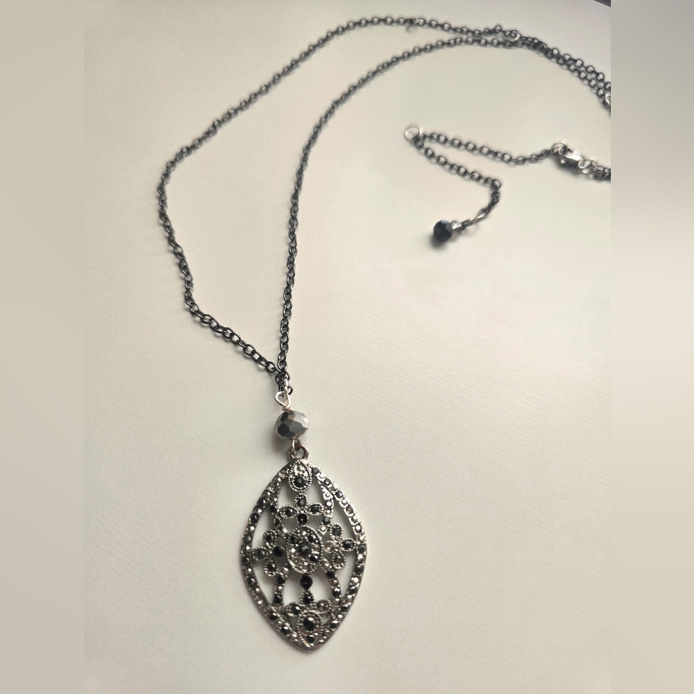 Elegant Silver Pendant Necklace